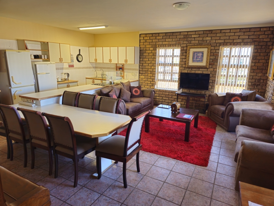 5 Bedroom Property for Sale in Stilbaai Wes Western Cape